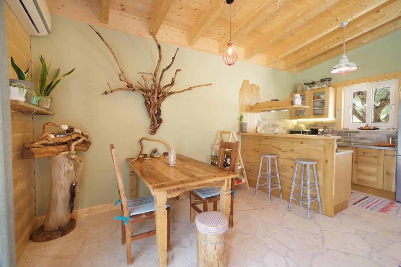 Driftwood Villa Karavádhos Екстериор снимка